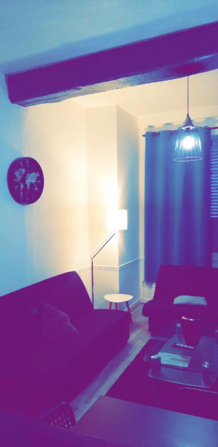 Appartement 48m2 pour 6 personnes au centre ville historique avec parking gratuit et une borne de recharge pour voiture à 10 metres Avallon Exterior foto