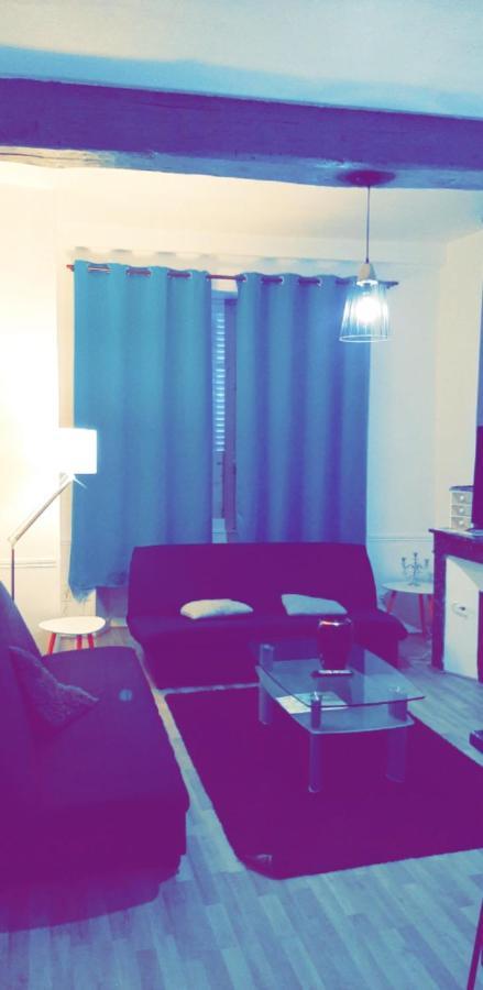 Appartement 48m2 pour 6 personnes au centre ville historique avec parking gratuit et une borne de recharge pour voiture à 10 metres Avallon Exterior foto